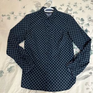 Tommy Hilfiger button up women’s blouse, size small.